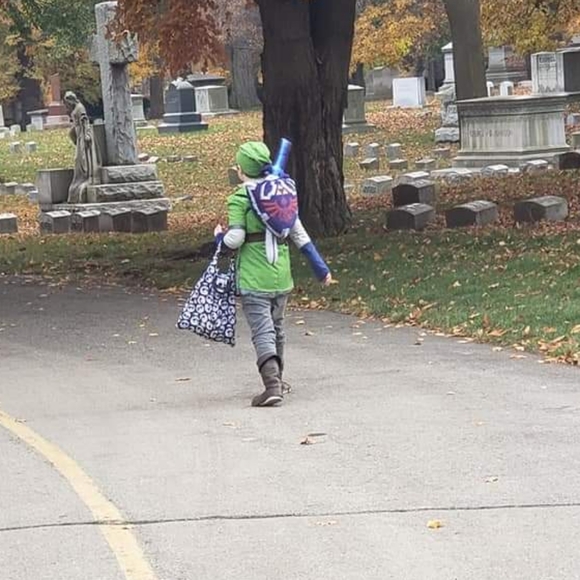 Officially Licensed Legend Of Zelda Link Kid's Halloween Costume - Picture 5 of 9